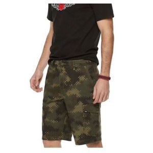 Vans Mens Shorts Camo Green Size 30 NWT